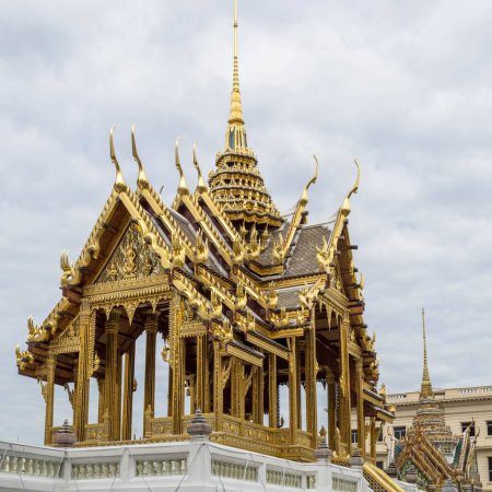 Téléchargez les photos : Pavillon Aphorn Phimok Prasat au Grand Palais de Bangkok, Thaïlande. - en image libre de droit