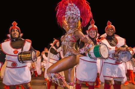 Foto de Carnaval en la ciudad de Santos, Brasil. Retrato de la reina de los tambores de la escuela de samba Padre Paulo. febrero 10, 2013. - Imagen libre de derechos