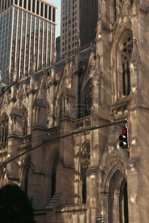 Foto de Lights on facade of St. Patrick's Cathedral in New York City - Imagen libre de derechos