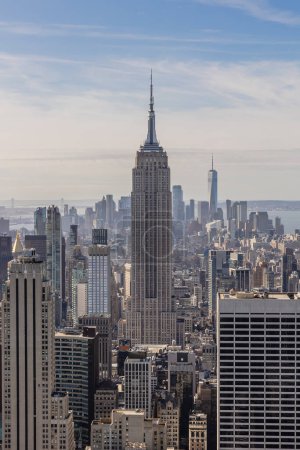 Widok Empire State Building i panoramy w centrum Manhattanu w Nowym Jorku, USA