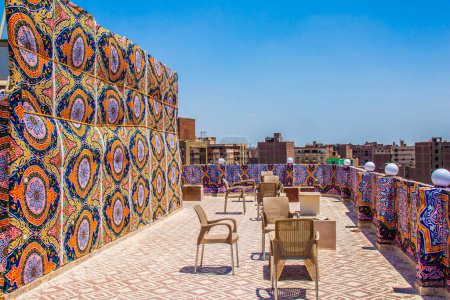 Roof Restaurant, mit abstrusen Ramadan Khiamia Textur, traditiontioanl und folkloristischen islamischen dekorativen und künstlerischen Designs, Aufnahmen in Kairo Ägypten am 17. Juni 2019
