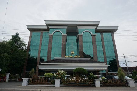 Foto de Lampung 26 de diciembre de 2022; Magnífico edificio del Banco EKA - Imagen libre de derechos