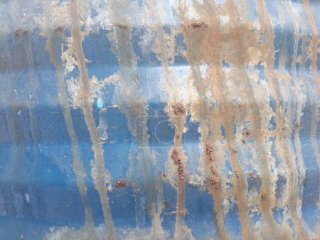 Téléchargez les photos : Corrosion sur les surfaces métalliques peintes en bleu - en image libre de droit