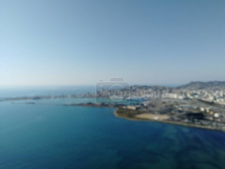 Foto de Durres, Albania - 13 de septiembre de 2021: Durres es una ciudad portuaria en el mar Adriático en el oeste de Albania, junto a la playa, vista panorámica del paisaje aéreo, hermoso paisaje urbano de una ciudad costera, Albania, Europa - Imagen libre de derechos
