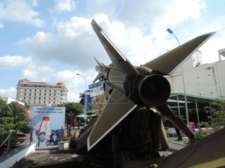Téléchargez les photos : Saigon, Vietnam 12 mars 2020 : Musée des restes de guerre- contient des expositions relatives à la première guerre d'Indochine et à la guerre du Vietnam. à Ho Chi Minh Ville-hélicoptères et avions - en image libre de droit