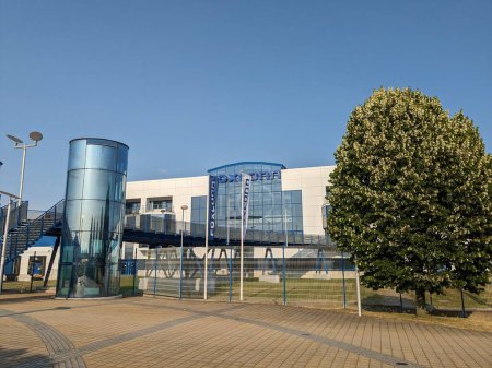 Téléchargez les photos : Kolin, République tchèque-Juillet 14 2023 : Foxconn entreprise, grande société de technologie et employeur dans cette région, usine de production énorme et entrepôt de centre logistique - en image libre de droit