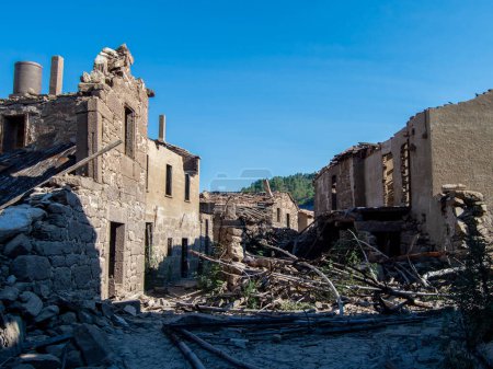 Überschwemmtes Erbe: Aceredo, altes Dorf, das vor kurzem überschwemmt wurde.