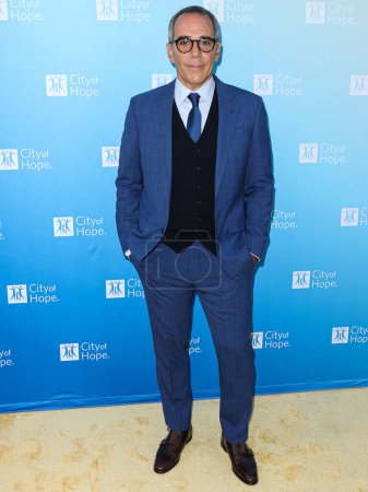 Photo for Co-Founder, Chairman and CEO of Republic Records Monte Lipman arrives at the City Of Hope's 2022 Spirit Of Life Gala held at the Pacific Design Center on October 27, 2022 in West Hollywood, Los Angeles, California, United States. - Royalty Free Image