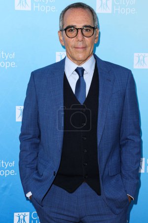 Photo for Co-Founder, Chairman and CEO of Republic Records Monte Lipman arrives at the City Of Hope's 2022 Spirit Of Life Gala held at the Pacific Design Center on October 27, 2022 in West Hollywood, Los Angeles, California, United States. - Royalty Free Image