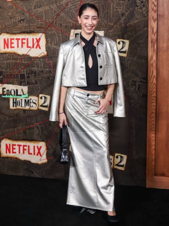 Foto de Renata Cerda llega al estreno mundial de 'Enola Holmes 2' de Netflix celebrado en el Teatro de París el 27 de octubre de 2022 en Manhattan, Nueva York, Nueva York, Estados Unidos. - Imagen libre de derechos