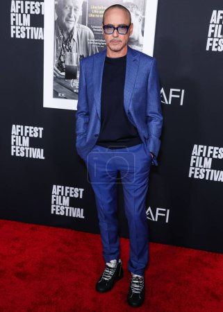 Téléchargez les photos : L'acteur américain Robert Downey Jr. arrive au 2022 AFI Fest - Special Screening Of Netflix's 'Sr. tenue au TCL Chinese Theatre IMAX le 4 novembre 2022 à Hollywood, Los Angeles, Californie, États-Unis. - en image libre de droit