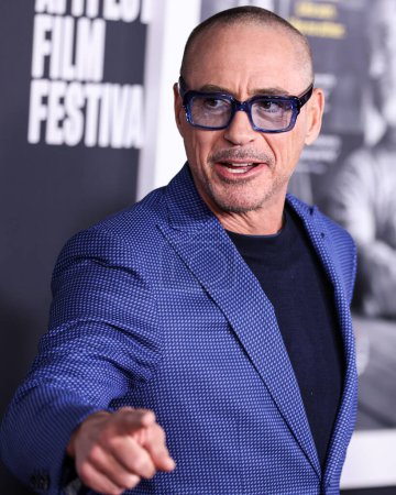 Téléchargez les photos : L'acteur américain Robert Downey Jr. arrive au 2022 AFI Fest - Special Screening Of Netflix's 'Sr. tenue au TCL Chinese Theatre IMAX le 4 novembre 2022 à Hollywood, Los Angeles, Californie, États-Unis. - en image libre de droit