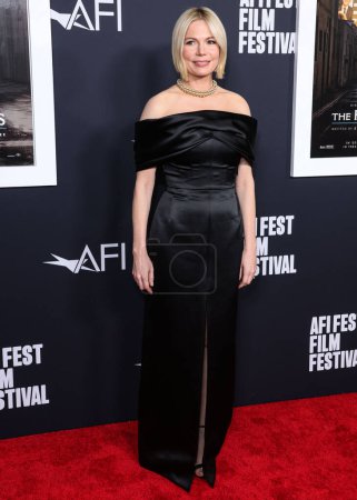 Photo for American actress Michelle Williams wearing Tiffany and Co. jewelry arrives at the 2022 AFI Fest - Closing Night Special Screening Of Universal Pictures' 'The Fabelmans' held at the TCL Chinese Theatre IMAX on November 6, 2022 in Hollywood, USA - Royalty Free Image