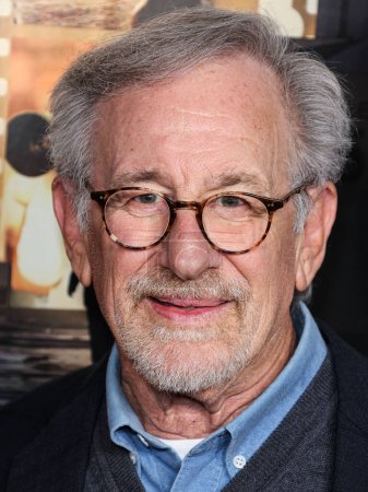 Photo for American film director, producer and screenwriter Steven Spielberg arrives at the 2022 AFI Fest - Closing Night Special Screening Of Universal Pictures' 'The Fabelmans' held at the TCL Chinese Theatre IMAX on November 6, 2022 in Hollywood, USA - Royalty Free Image