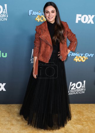 Foto de La actriz estadounidense Mila Kunis llega a FOX 's' Family Guy '400th Episode Celebration celebrada en Fox Studio Lot el 12 de noviembre de 2022 en Los Ángeles, California, Estados Unidos. - Imagen libre de derechos