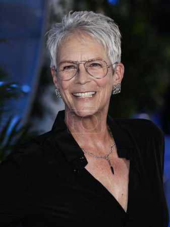 Photo for Jamie Lee Curtis arrives at the US Premiere Of Netflix's 'Glass Onion: A Knives Out Mystery' held at the Academy Museum of Motion Pictures on November 14, 2022 in Los Angeles, California, United States. - Royalty Free Image
