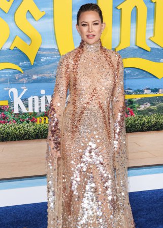 Téléchargez les photos : L'actrice américaine Kate Hudson portant Elie Saab FW22 Couture arrive à la première de "Glass Onion : A Knives Out Mystery" de Netflix au Academy Museum of Motion Pictures le 14 novembre 2022 à Los Angeles, Californie - en image libre de droit