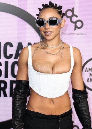 Photo for Tinashe (Tinashe Jorgensen Kachingwe) wearing Marc Jacobs FW22 RTW arrives at the 2022 American Music Awards (50th Annual American Music Awards) held at Microsoft Theater at L.A. Live on November 20, 2022 in Los Angeles, California, United States. - Royalty Free Image