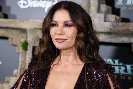 Photo for Welsh actress Catherine Zeta-Jones arrives at the Disney+ Original Series 'National Treasure: Edge Of History' Season 1 Red Carpet Event held at the El Capitan Theatre on December 5, 2022 in Hollywood, Los Angeles, California, United States. - Royalty Free Image