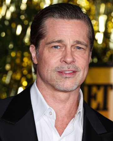 Téléchargez les photos : L'acteur américain Brad Pitt portant Tom Ford arrive à la première mondiale de "Babylon" au Academy Museum of Motion Pictures le 15 décembre 2022 à Los Angeles, Californie, États-Unis. - en image libre de droit
