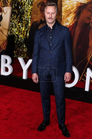 Foto de Rory Scovel llega al estreno mundial de Paramount Pictures 'Babylon' celebrado en el Academy Museum of Motion Pictures el 15 de diciembre de 2022 en Los Ángeles, California, Estados Unidos. - Imagen libre de derechos