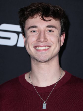 Foto de Joshua Sadowski arrives at ESPN And CFP's Allstate Party At The Playoff Event 2023 held at The Majestic Downtown on January 7, 2023 in Los Angeles, California, United States. - Imagen libre de derechos