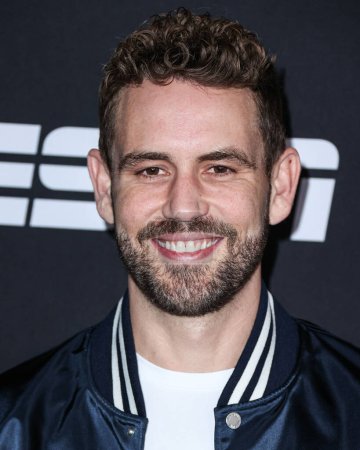 Foto de American actor, television personality and model Nick Viall arrives at ESPN And CFP's Allstate Party At The Playoff Event 2023 held at The Majestic Downtown on January 7, 2023 in Los Angeles, California, United States. - Imagen libre de derechos