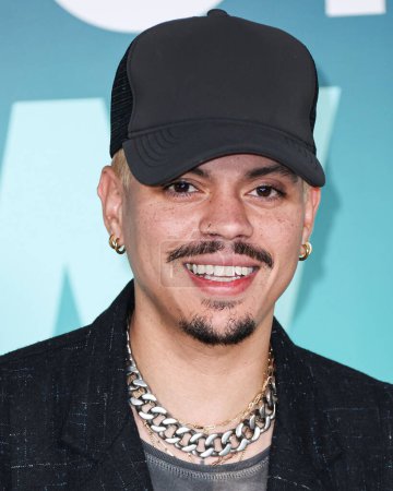 Foto de Evan Ross arrives at the Los Angeles Premiere Of Amazon Prime Video's 'Shotgun Wedding' held at the TCL Chinese Theatre IMAX on January 18, 2023 in Hollywood, Los Angeles, California, United States. - Imagen libre de derechos