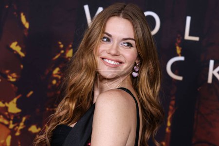 Photo for American actress Holland Roden arrives at the Los Angeles Premiere Of Paramount+'s 'Wolf Pack' Season 1 held at the Harmony Gold Theater on January 19, 2023 in Los Angeles, California, United States. - Royalty Free Image