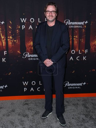 Foto de President and CEO of Streaming at Paramount Tom Ryan arrives at the Los Angeles Premiere Of Paramount+'s 'Wolf Pack' Season 1 held at the Harmony Gold Theater on January 19, 2023 in Los Angeles, California, United States. - Imagen libre de derechos