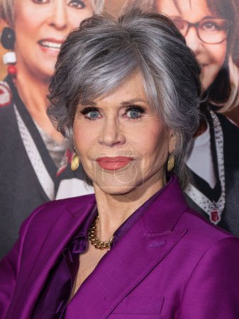 Téléchargez les photos : American actress Jane Fonda arrives at the Los Angeles Premiere Screening Of Paramount Pictures' '80 For Brady' held at the Regency Village Theatre on January 31, 2023 in Westwood, Los Angeles, California, United States. - en image libre de droit