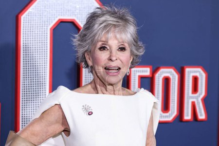 Foto de Puerto Rican actress Rita Moreno arrives at the Los Angeles Premiere Screening Of Paramount Pictures' '80 For Brady' held at the Regency Village Theatre on January 31, 2023 in Westwood, Los Angeles, California, United States - Imagen libre de derechos