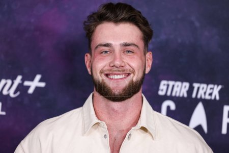 Téléchargez les photos : Harry Jowsey arrives at the Los Angeles Premiere Of Paramount+'s Original Series 'Star Trek: Picard' Third And Final Season held at the TCL Chinese Theatre IMAX on February 9, 2023 in Hollywood, Los Angeles, California, United States. - en image libre de droit