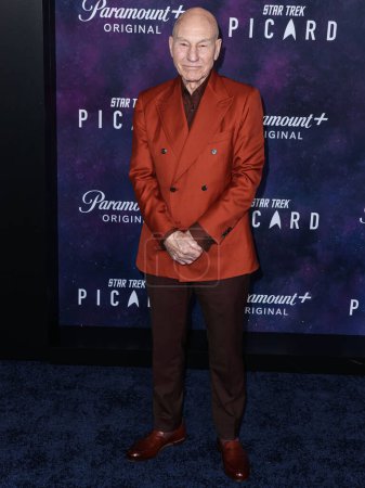 Téléchargez les photos : L'acteur anglais Sir Patrick Stewart arrive à la première de la série originale de Paramount + 'Star Trek : Picard' Third And Final Season au TCL Chinese Theatre IMAX le 9 février 2023 à Hollywood, Los Angeles, Californie - en image libre de droit