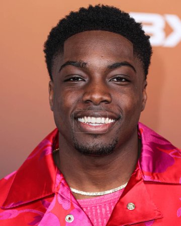 Téléchargez les photos : American actor Deion Smith arrives at the Los Angeles Premiere Of Netflix's 'Outer Banks' Season 3 held at the Regency Village Theatre on February 16, 2023 in Westwood, Los Angeles, California, United States. - en image libre de droit