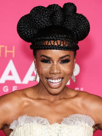 Téléchargez les photos : Brandee Evans poses in the press room at the 54th Annual NAACP Image Awards held at the Pasadena Civic Auditorium on February 25, 2023 in Pasadena, Los Angeles, California, United States. - en image libre de droit
