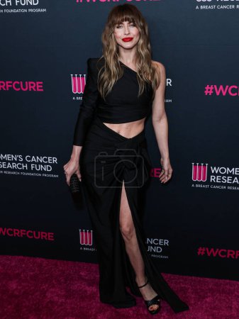 Photo for American dancer, actress and singer Julianne Hough arrives at The Women's Cancer Research Fund's An Unforgettable Evening Benefit Gala 2023 held at the Beverly Wilshire, A Four Seasons Hotel on March 16, 2023 in Beverly Hills, Los Angeles, California - Royalty Free Image