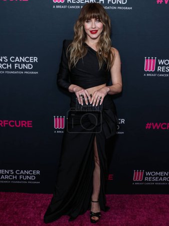 Foto de La bailarina, actriz y cantante estadounidense Julianne Hough llega a la gala benéfica inolvidable de The Women 's Cancer Research Fund en 2023, celebrada en el Beverly Wilshire, A Four Seasons Hotel el 16 de marzo de 2023 en Beverly Hills, Los Ángeles, California - Imagen libre de derechos