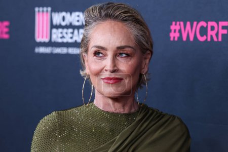 Photo for American actress Sharon Stone arrives at The Women's Cancer Research Fund's An Unforgettable Evening Benefit Gala 2023 held at the Beverly Wilshire, A Four Seasons Hotel on March 16, 2023 in Beverly Hills, Los Angeles, California, United States. - Royalty Free Image