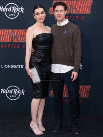 Foto de Sophie Simmons y James Henderson llegan al estreno de 'John Wick: Chapter 4' de Lionsgate en el TCL Chinese Theatre IMAX el 20 de marzo de 2023 en Hollywood, Los Ángeles, California, Estados Unidos. - Imagen libre de derechos