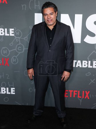 Foto de Frank Gallegos llega al estreno en Los Ángeles de la temporada 1 de 'Inestable' de Netflix celebrada en el Teatro Netflix Tudum el 23 de marzo de 2023 en Hollywood, Los Ángeles, California, Estados Unidos. - Imagen libre de derechos