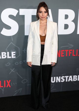 Foto de Jessica Parker Kennedy llega al estreno en Los Ángeles de la temporada 1 de 'Inestable' de Netflix celebrada en el Teatro Netflix Tudum el 23 de marzo de 2023 en Hollywood, Los Ángeles, California, Estados Unidos. - Imagen libre de derechos