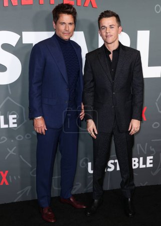 Téléchargez les photos : Rob Lowe et son fils John Owen Lowe arrivent à la première de la saison 1 "instable" de Netflix au Netflix Tudum Theater le 23 mars 2023 à Hollywood, Los Angeles, Californie, États-Unis. - en image libre de droit