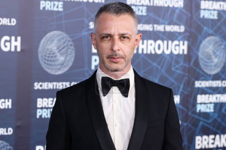 Photo for American actor Jeremy Strong arrives at the 9th Annual Breakthrough Prize Ceremony held at the Academy Museum of Motion Pictures on April 15, 2023 in Los Angeles, California, United States. - Royalty Free Image