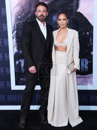 Foto de Ben Affleck y su esposa Jennifer Lopez (J.Lo, Jennifer Lynn Lopez-Affleck) llegan al estreno en Los Ángeles de 'The Mother' de Netflix el 10 de mayo de 2023 en Westwood, Los Ángeles - Imagen libre de derechos