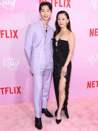 Foto de Sang Heon Lee y Gia Kim llegan al Premiere Event Of Netflix 's' XO, Kitty 'Season 1 celebrado en el Netflix Tudum Theater el 11 de mayo de 2023 en Hollywood, Los Ángeles, California, Estados Unidos. - Imagen libre de derechos