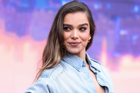 Photo for American actress and singer Hailee Steinfeld arrives at the World Premiere Of Sony Pictures Animation's 'Spider-Man: Across The Spider Verse' held at the Regency Village Theater on May 30, 2023 in Westwood, Los Angeles, California, United States. - Royalty Free Image