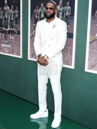 Foto de El jugador de baloncesto profesional estadounidense LeBron James llega al estreno de 'Shooting Stars' de Los Ángeles, celebrado en el Regency Village Theatre el 31 de mayo de 2023 en Westwood, Los Ángeles, California, Estados Unidos. - Imagen libre de derechos