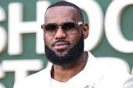Photo for American professional basketball player LeBron James arrives at the Los Angeles Premiere Of Peacock's 'Shooting Stars' held at the Regency Village Theatre on May 31, 2023 in Westwood, Los Angeles, California, United States. - Royalty Free Image