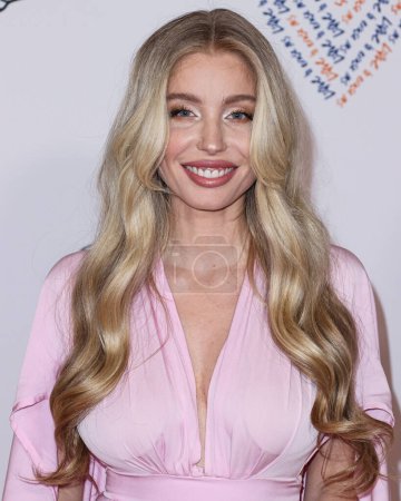 Photo for American actress, model and artist Arielle Raycene arrives at the 30th Annual Race To Erase MS Gala held at the Fairmont Century Plaza on June 2, 2023 in Century City, Los Angeles, California, United States. - Royalty Free Image